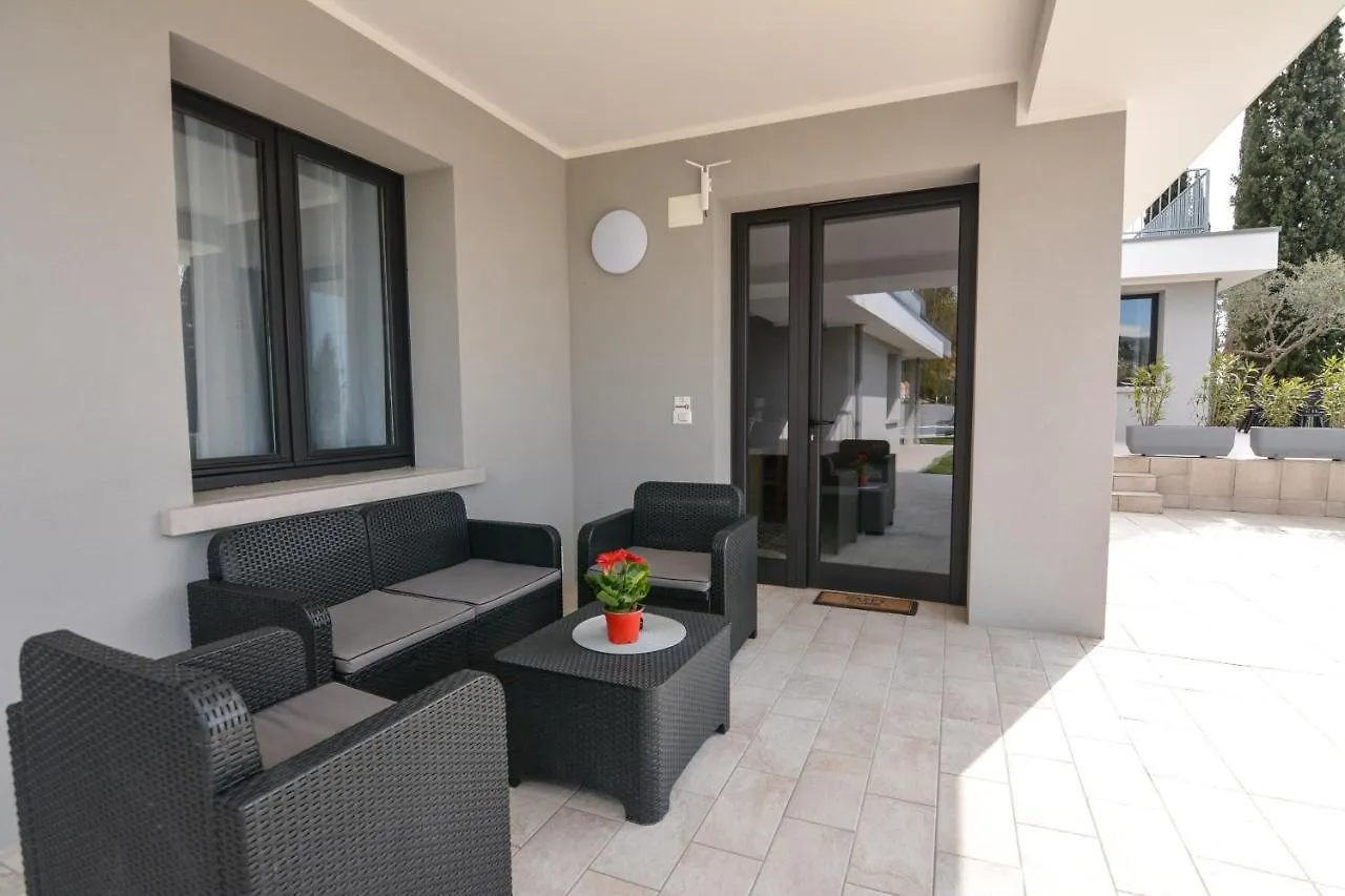 Sunset Lodge - Enjoy Holiday Garda  Italia