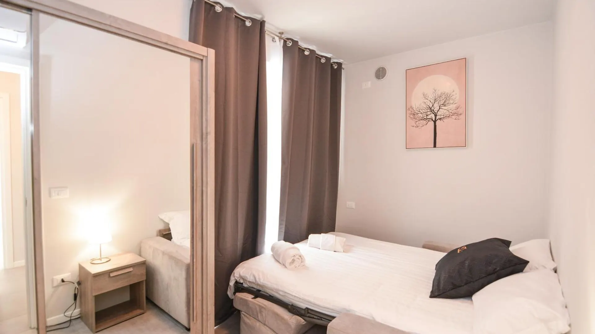 Sunset Lodge - Enjoy Holiday Garda  Garda (Verona)