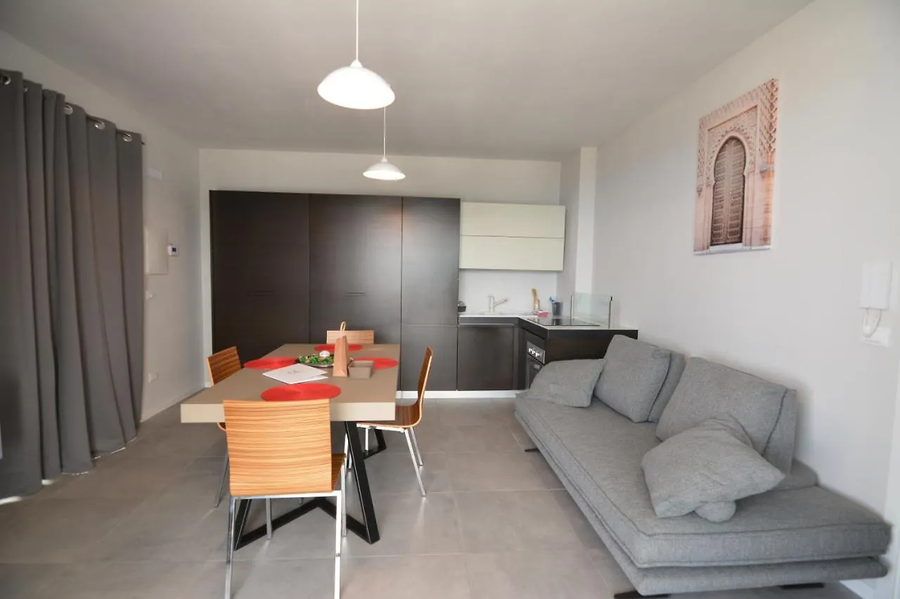 Sunset Lodge - Enjoy Holiday Garda  Italia