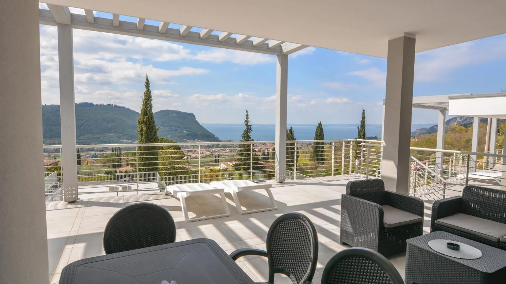Sunset Lodge - Enjoy Holiday Garda